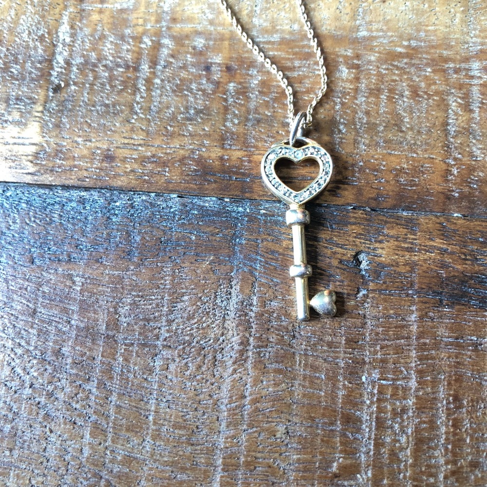 Target Necklace - Picture 4 of 4